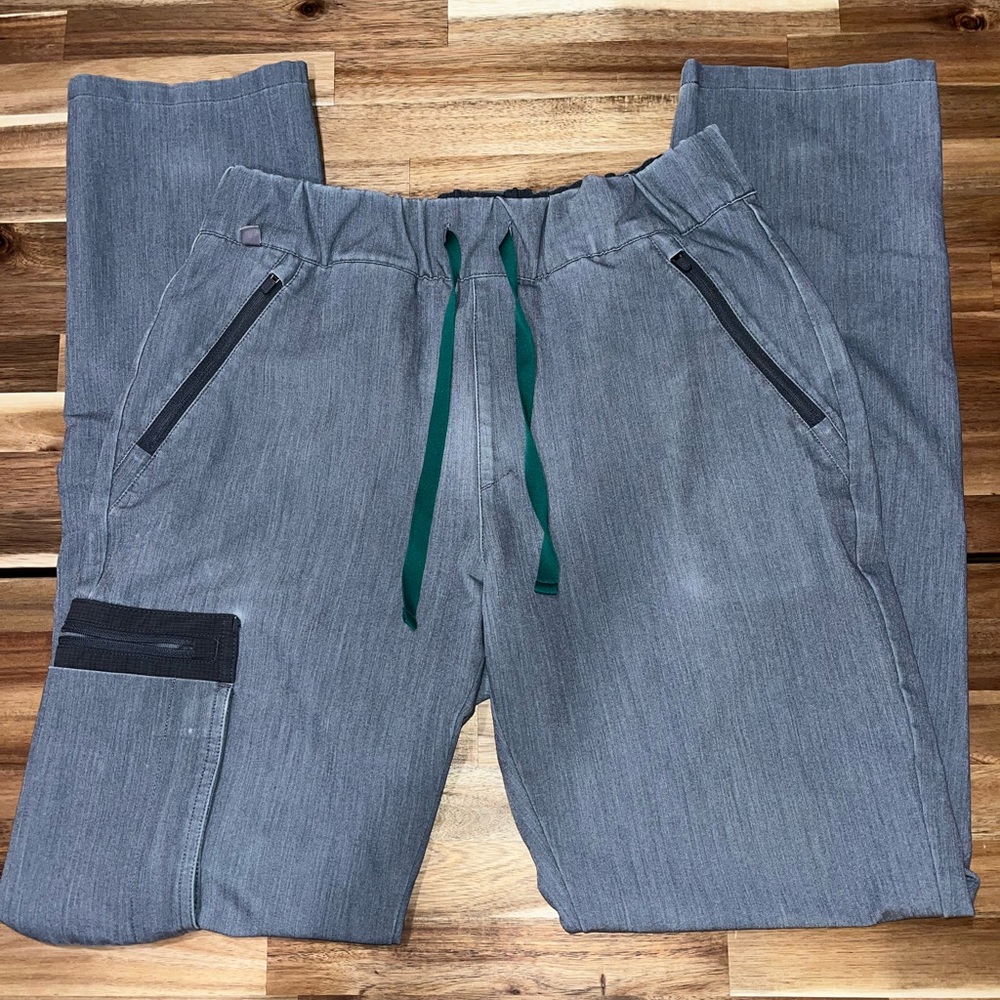 Figs Technical Collection 31” Scrub Bottoms Size XS